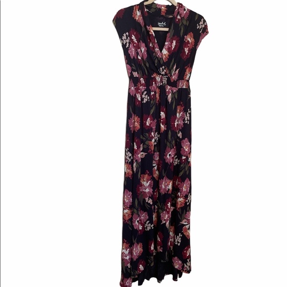 Isabel Maternity by Ingrid & Isabel Dresses & Skirts - Isabel Maternity Navy Floral Maxi Dress Size S